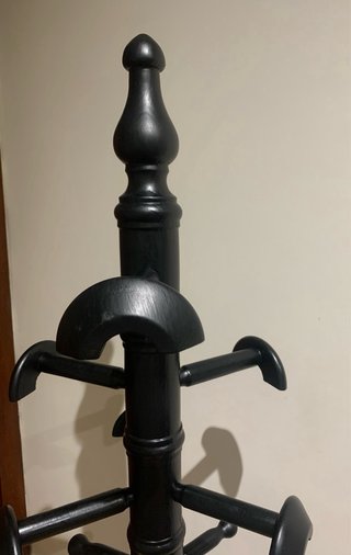 Perchero de pie de madera negro
