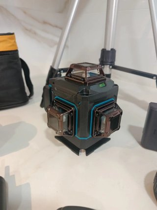 Lote Nivel Láser 360° autonivelante Makita.