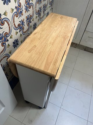 Mesa abatible con 4 sillas