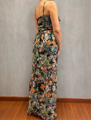 Vestido largo floral con abertura