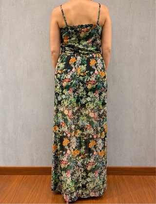 Vestido largo floral con abertura