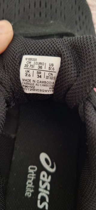 Zapatillas ASICS Mujer Negras y Rosas