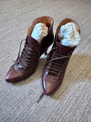 Botines Chie Mihara Piel Marrón Burdeos