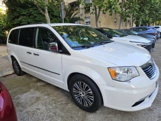 Lancia Voyager 2014