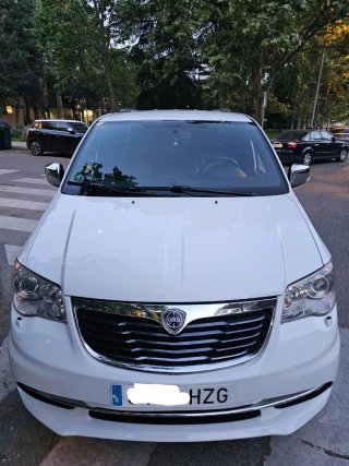 Lancia Voyager 2014