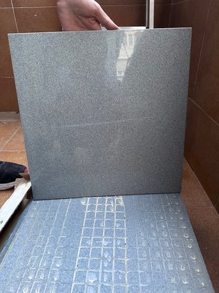 Lote de azulejos grises
