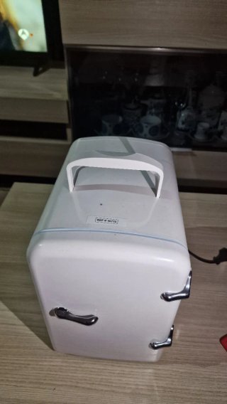 Mini Nevera Blanca
