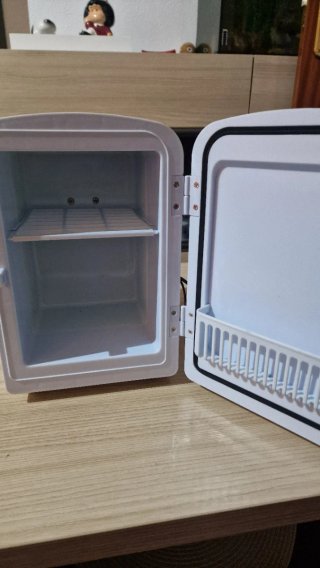 Mini Nevera Blanca