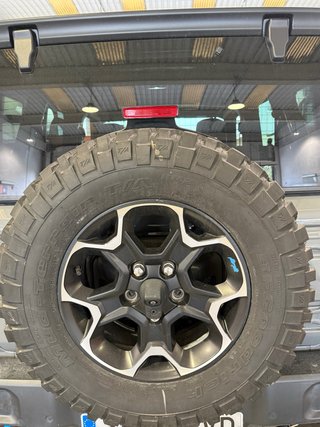 Llantas Jeep Rubicon 17" y neumáticos