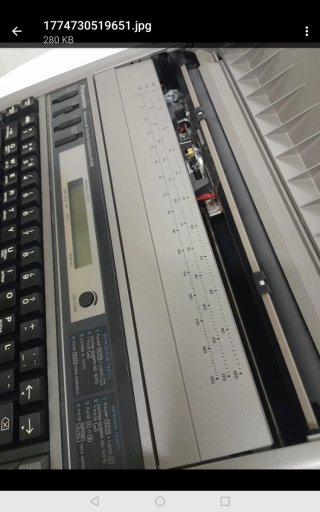 Máquina de Escribir Electrónica Panasonic R194