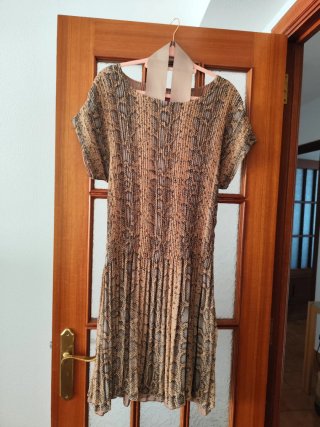 Vestido Adolfo Dominguez + estampado serpiente