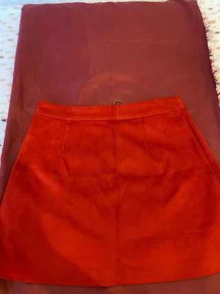 Falda roja de gamuza con cremallera