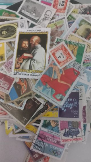 Lote 3: 800 sellos usados del mundo
