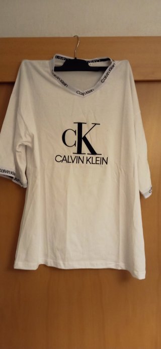 Camiseta y pantalón bordado Calvin Klein Blanca