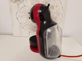 Cafetera Dolce Gusto Roja y Negra