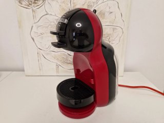 Cafetera Dolce Gusto Roja y Negra