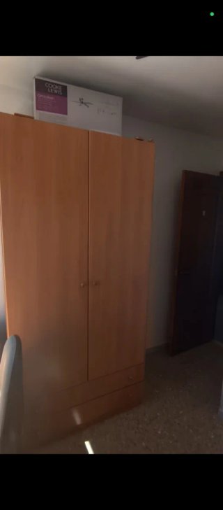 3 Armarios de madera marrones