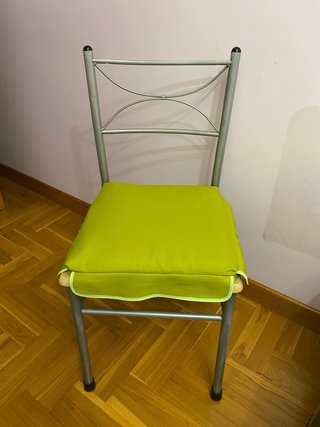 Silla de cocina madera y metal,cojines incluidos