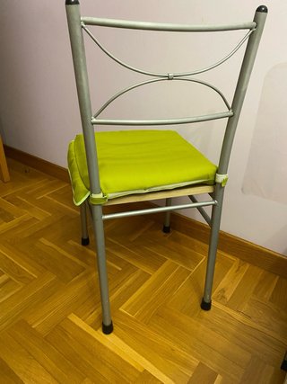Silla de cocina madera y metal,cojines incluidos