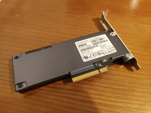 SSD 3.2TB Samsung Enterprise NVMe - 100% salud