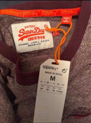Camiseta Superdry Marrón y Roja