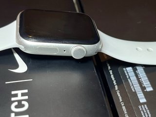 Apple Watch SE Nike Edition 44mm Plata