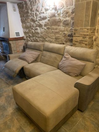 Sofá chaiselongue beige y gris