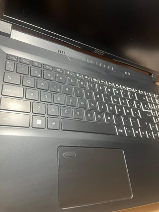 MSI Creator M16 Portátil