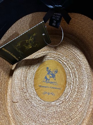 Sombrero Safari Camel Azul, Pluma, Roberto Garrudo