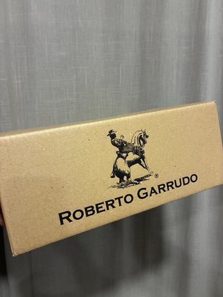 Sombrero Safari Camel Azul, Pluma, Roberto Garrudo