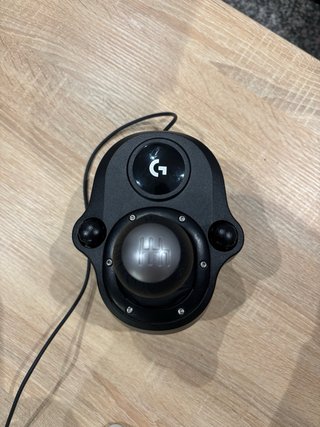 Volante Logitech G29 con pedales y soporte