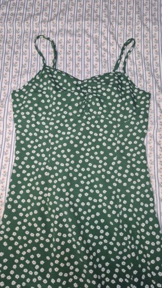 Vestido Midi Verde con Flores Blancas SHEIN