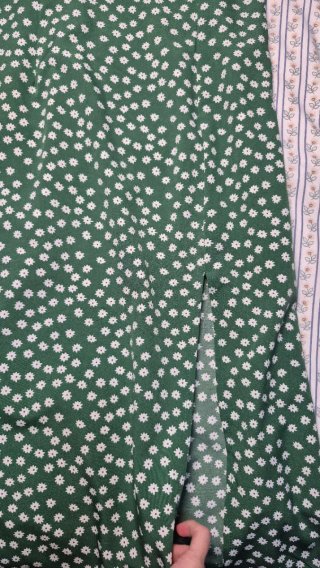 Vestido Midi Verde con Flores Blancas SHEIN