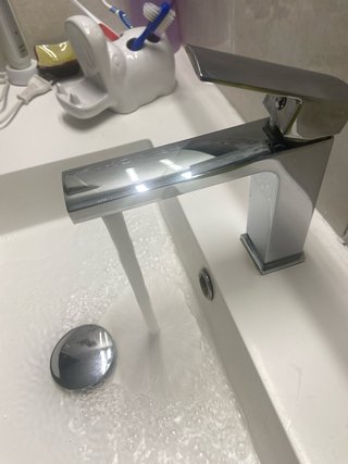 Mueble de baño lavabo,grifería y espejo con apliq