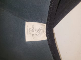 Traje neopreno 5mm talla 4 con capucha