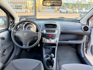 Peugeot 107 2006