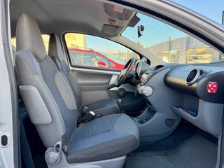 Peugeot 107 2006