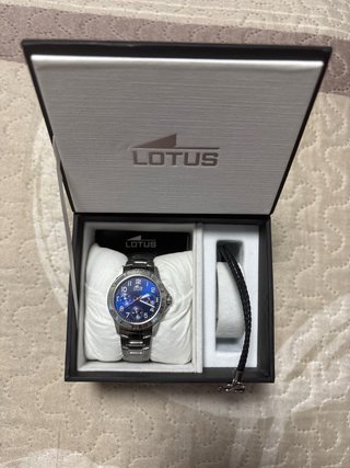 Reloj Lotus Negro