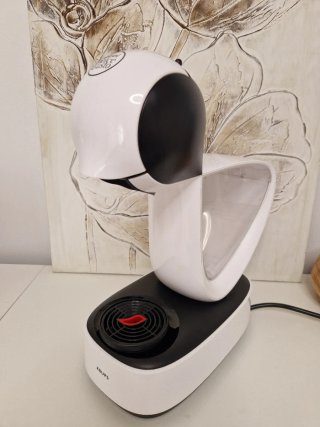 Cafetera Dolce Gusto Blanca y Negra