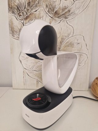 Cafetera Dolce Gusto Blanca y Negra