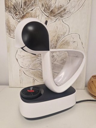 Cafetera Dolce Gusto Blanca y Negra