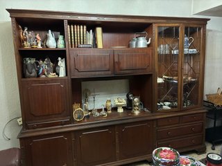 Mueble de comedor madera y cristal