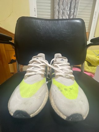 Zapatillas deportivas Adidas blancas y verdes