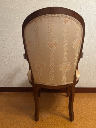 Silla tapizada clásica madera. Butacón