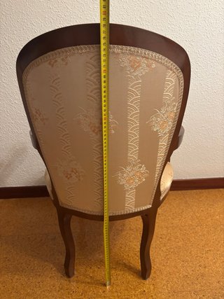 Silla tapizada clásica madera. Butacón