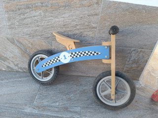 Bici de madera para niños