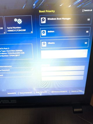 Portátil ASUS i7 Preto e Vermelho
