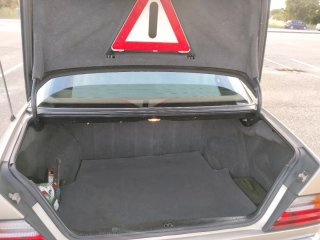 Mercedes-Benz Clase E 1990