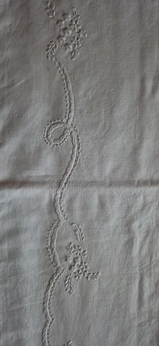 Coppia federe lino ricamate a mano