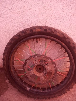 Rueda de moto pit bike delantera de 125cc